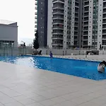Bee Homestay Apartment Staycation